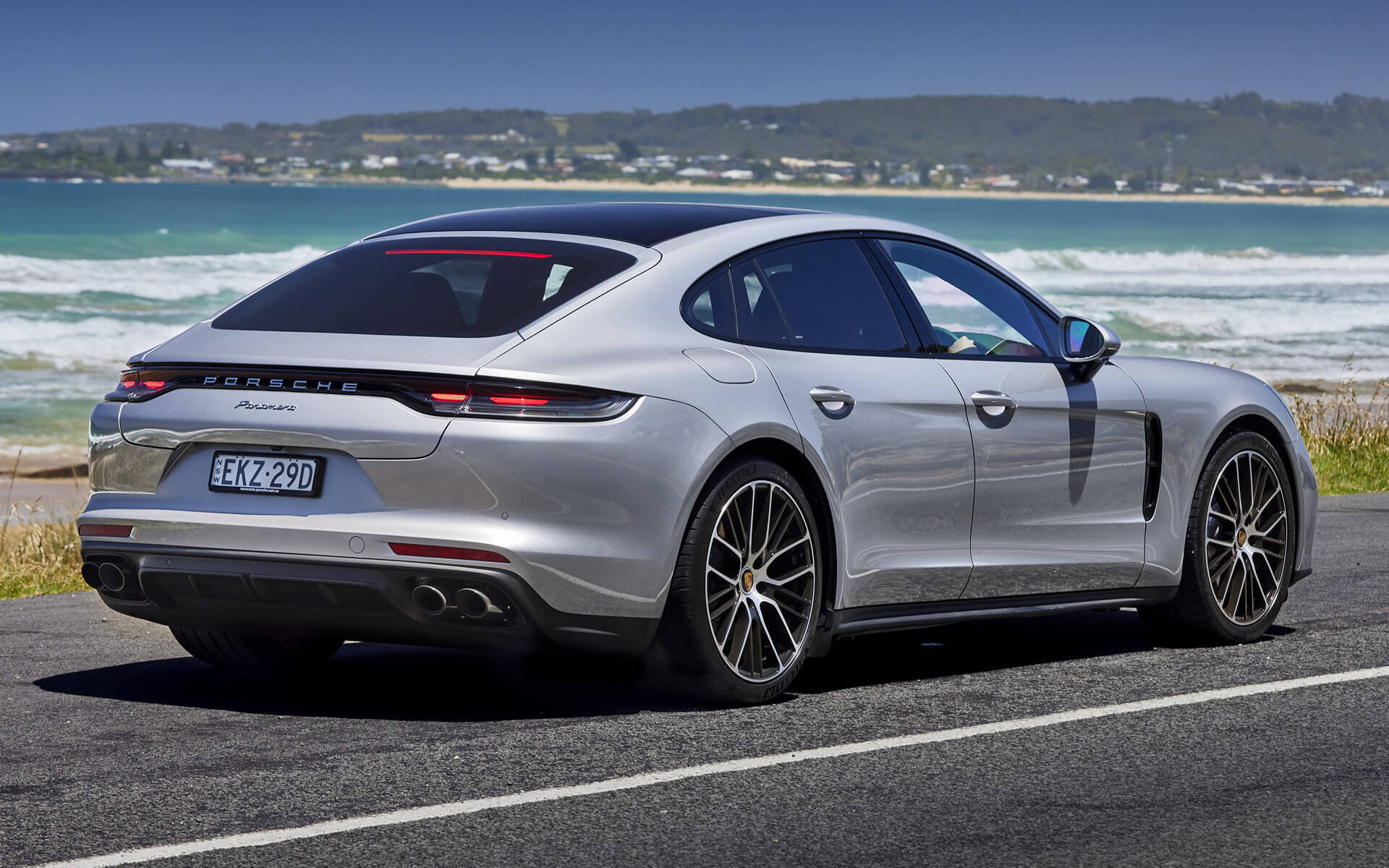 porsche panamera 2021